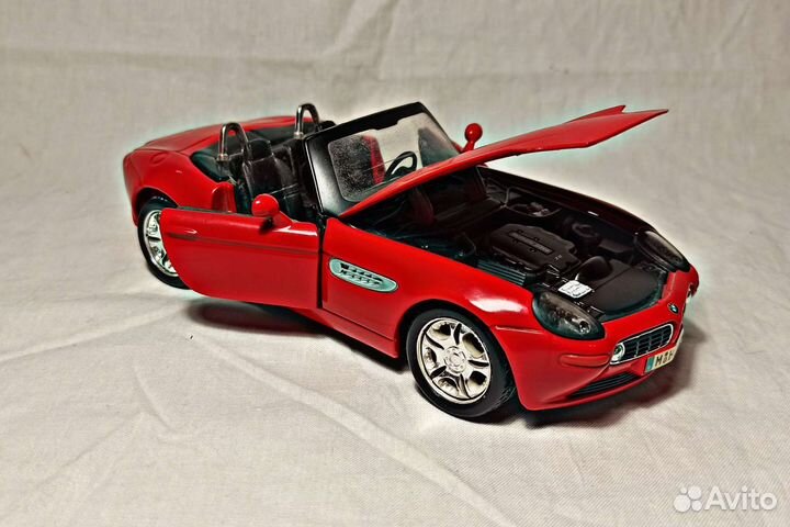 Масштабная модель BMW Z8 Maisto 1/24