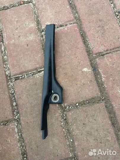 Уголок жабо правый renault sandero 2