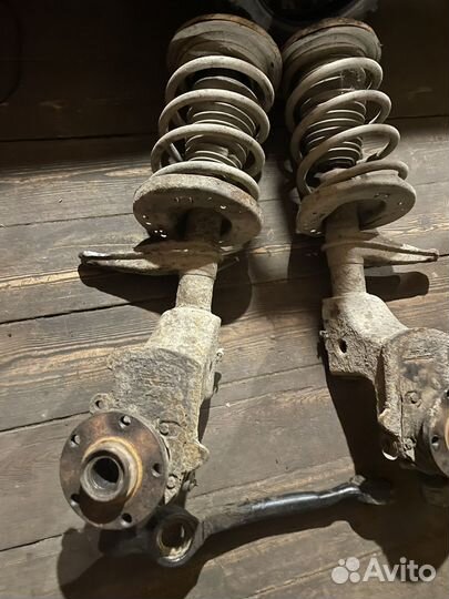 Кулак поворотный Audi 100 C4