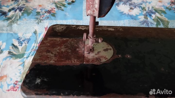 Швейная машинка зингер ручная