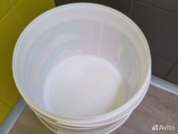 Ведро пластиковое с крышкой 10л