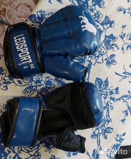 Боксерские перчатки