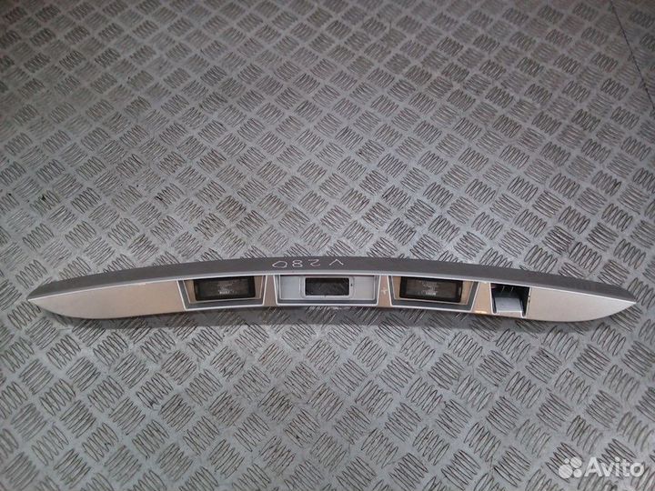 Подсветка номера Renault Scenic 3 2011 8200013577