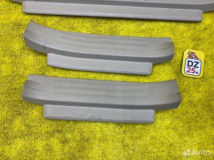 Накладка на порог Toyota Land Cruiser Prado