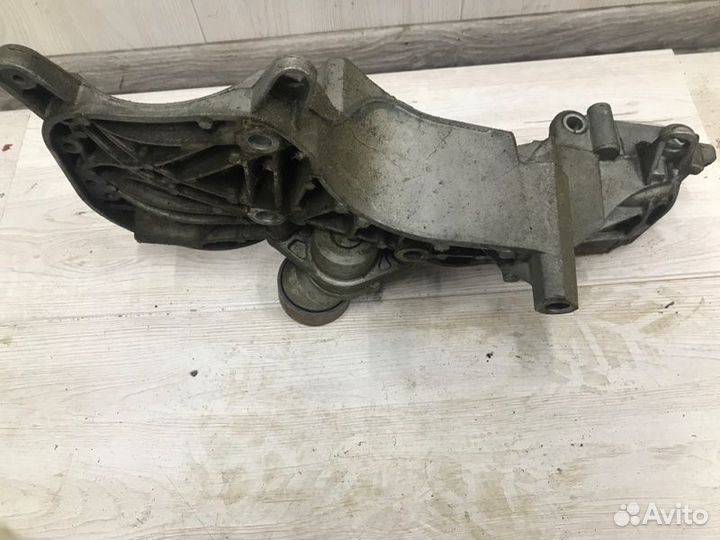 Кронштейн генератора Renault Logan 2 седан K4M2842