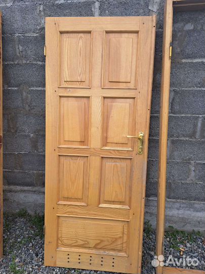 Дверь деревянная бу
