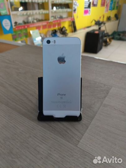 iPhone SE, 32 ГБ