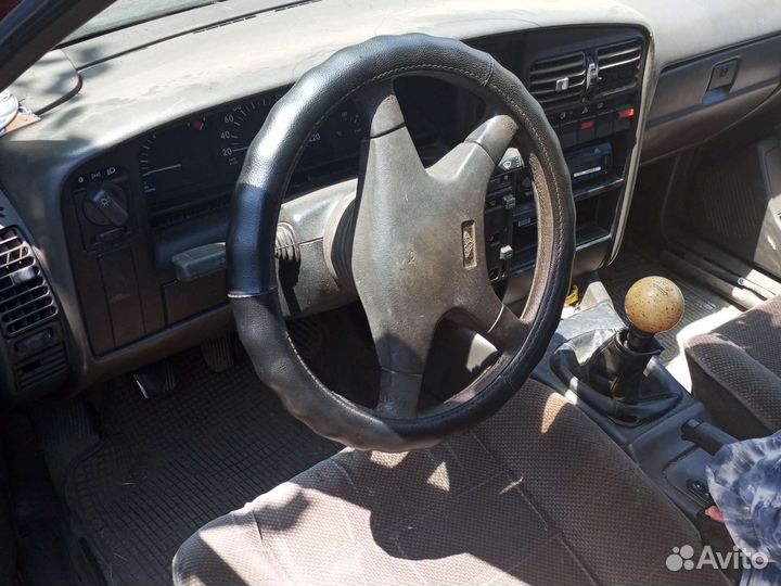Opel Omega 2.0 МТ, 1989, 300 000 км