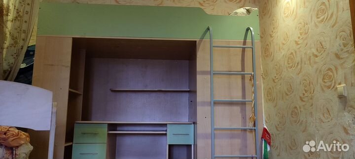 Кровать чердак со столом