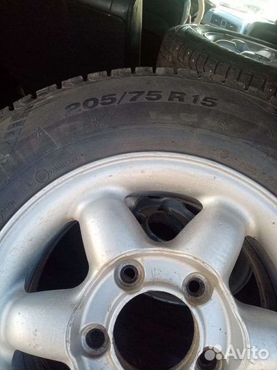 R15 Viatti Bosco Nordico V-523 205/75, PCD 5x139.7 DIA 98.5