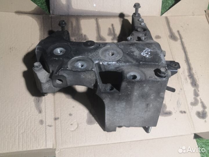 Кронштейн двигателя правый Nissan x-trail T31