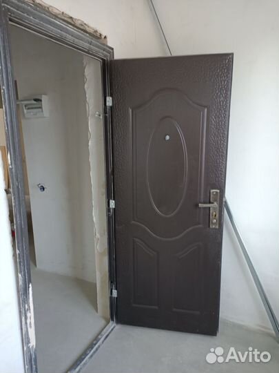 Дверь металлическая строительная