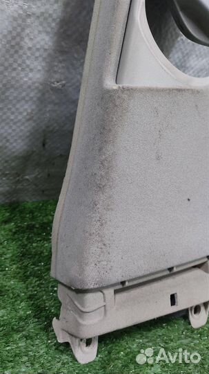 Обшивка правой стойки Lexus RX400H 2007