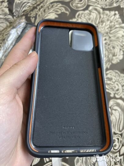 Чехлы на телефон