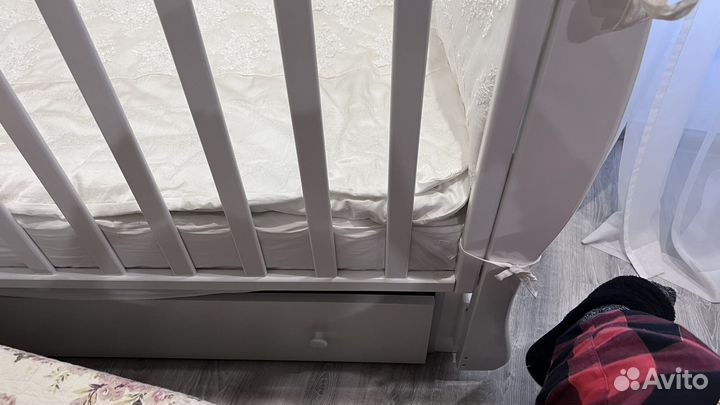 Детская кровать и комплект на выписку