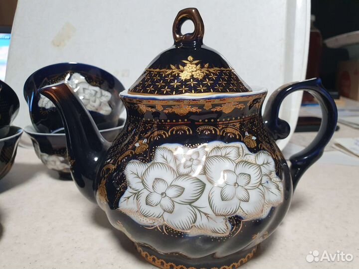 Заварочный чайник с пиалами