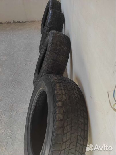 Bridgestone Blizzak DM-V1 235/65 R18