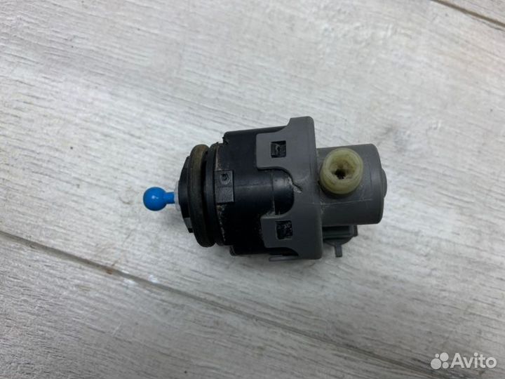 Корректор фар Nissan Qashqai кроссовер R9M 2013