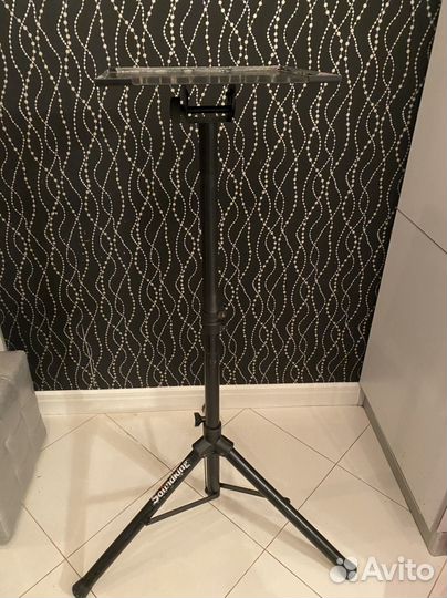 Подставка тринога для ноутбука или проектора б/у