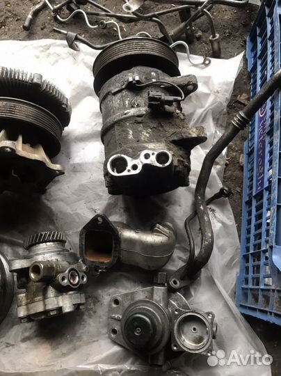 Двигатель в разборе ZD30Y61