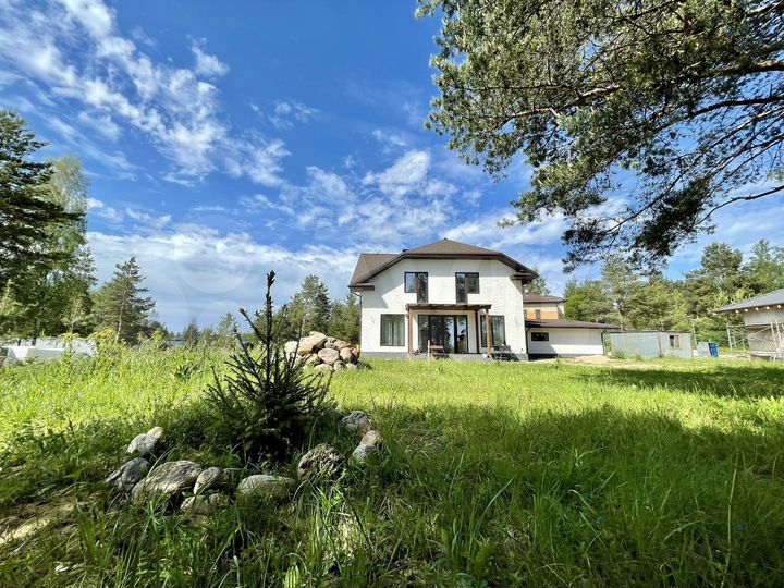 Коттедж 279,3 м² на участке 11 сот.