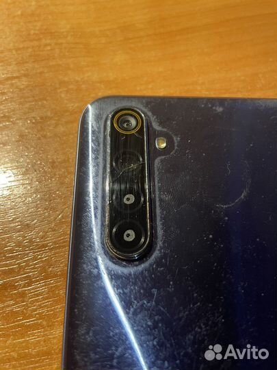 Телефон Realme 6 8/128