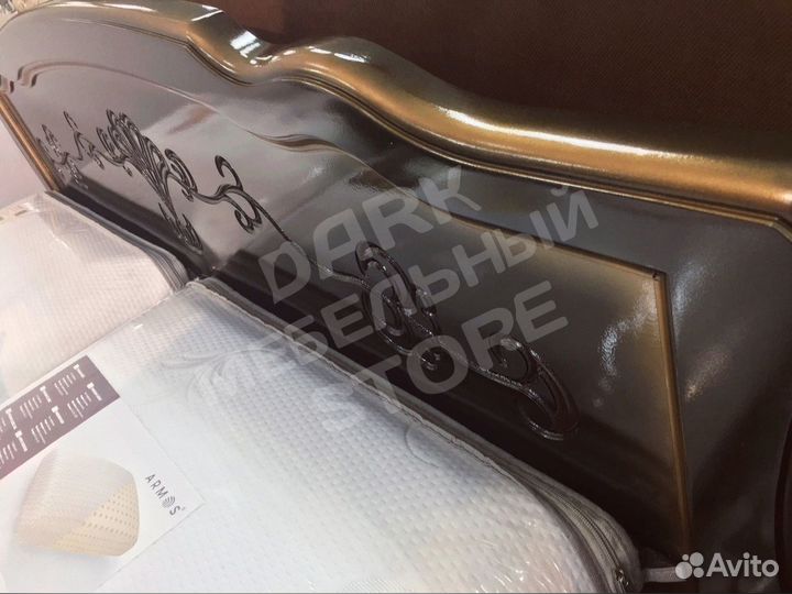 Кровать массив