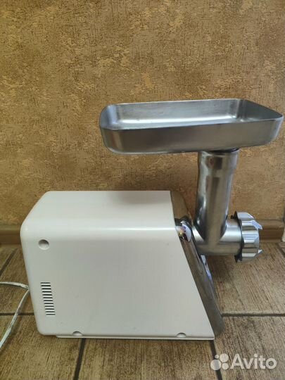 Мясорубка электрическая elenberg
