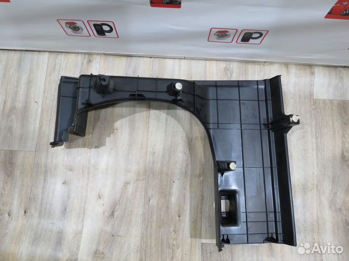 Обшивка багажника левая Toyota Camry 50