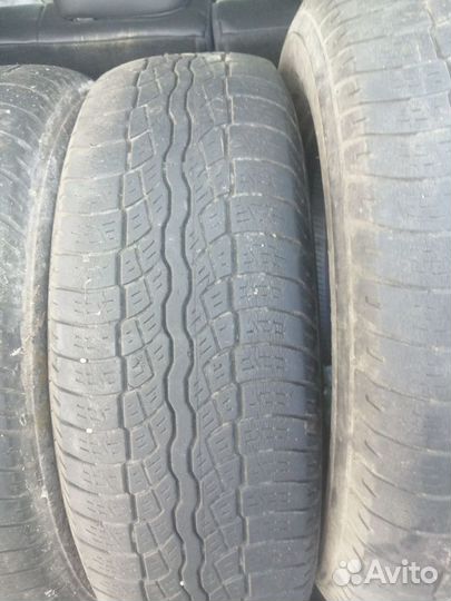 Bridgestone Dueler H/T 687 225/70 R16