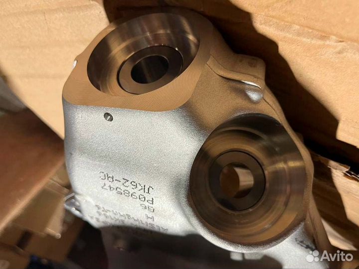 Кулак поворотный передний правый левый Range Rover