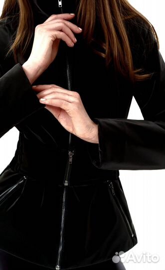 Куртка с высоким воротником