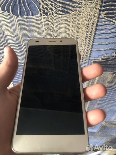 Телефон Huawei