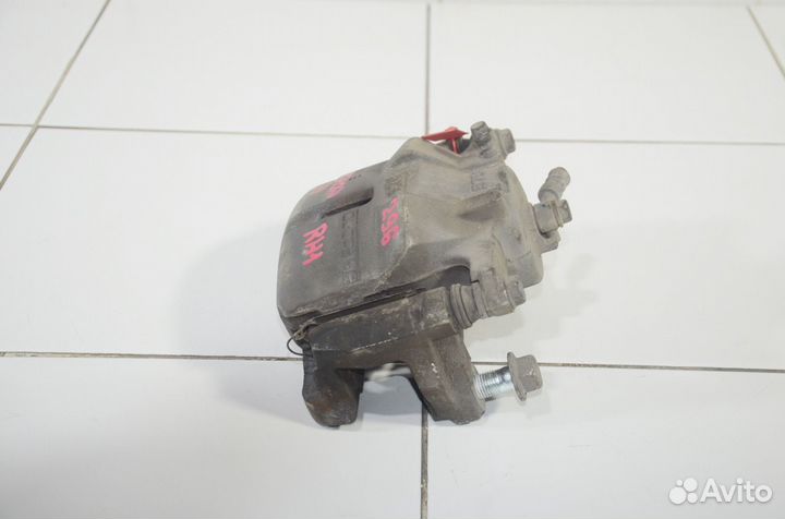 Суппорт передний правый Nissan Qashqai J11 2017