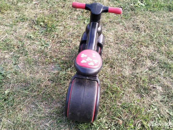 Детский беговел на широких колесах