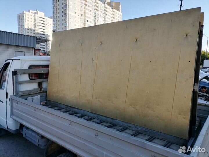 Газель с пирамидой