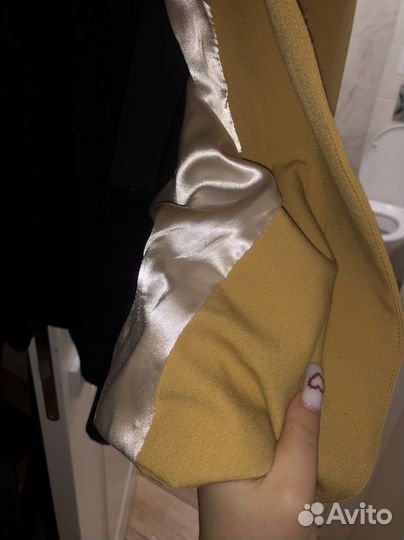 Платье -пиджак горчичное бренда alexis dress