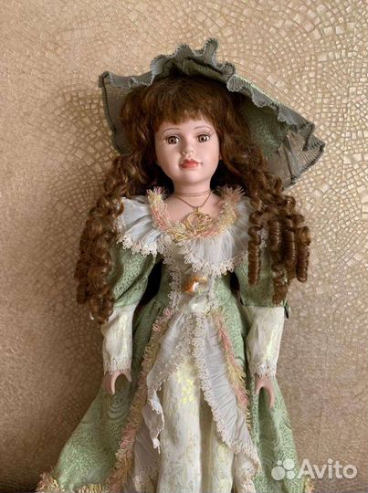 Кукла фарфоровая большая