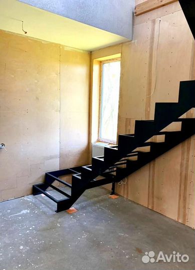 Перила деревянные с монтажем