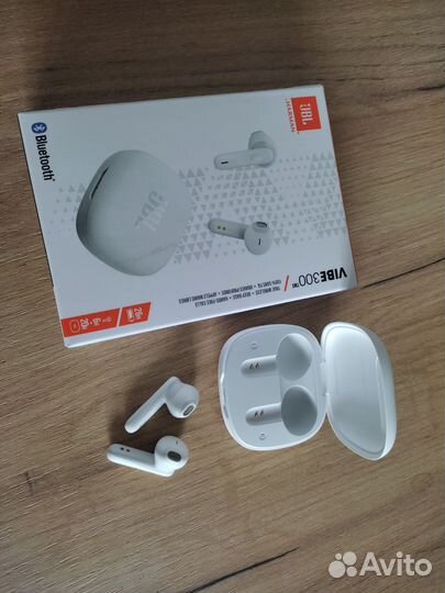 Беспроводные наушники jbl 300