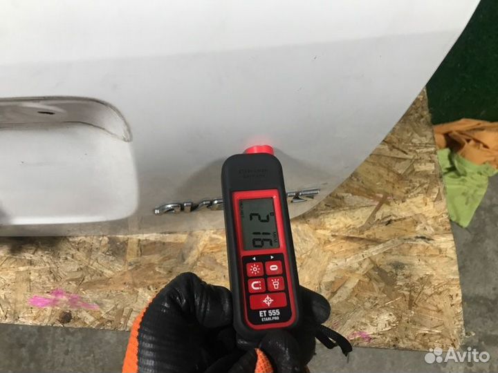 Крышка багажника Toyota Avensis AZT250 1AZ-FSE