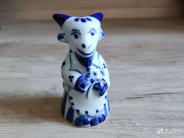 Статуэтка фарфор гжель, не из СССР