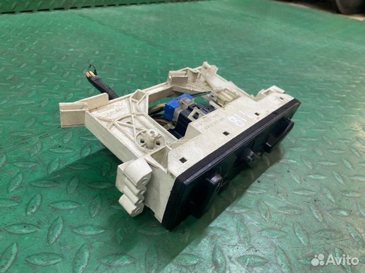 Блок управления климат-контролем Mitsubishi Space