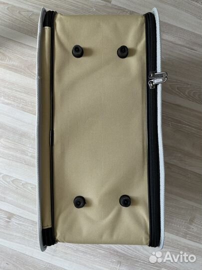 Переноска для маленького питомца