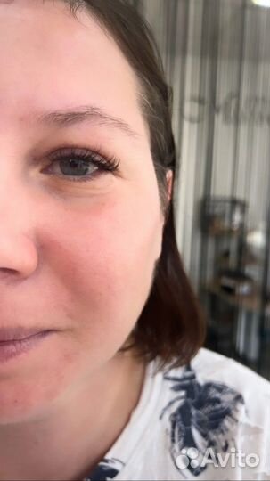 Модель на наращивание ресниц