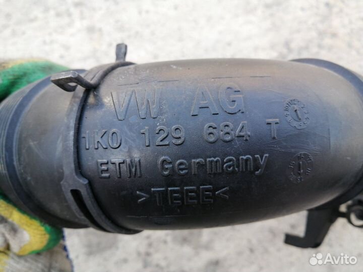 Патрубок Воздушный В сборе Тигуан 1.4 tsi 1K012968