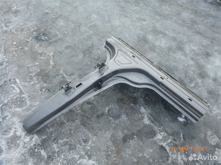 Стойка кузова центральная левая Volvo Xc70 BZ95