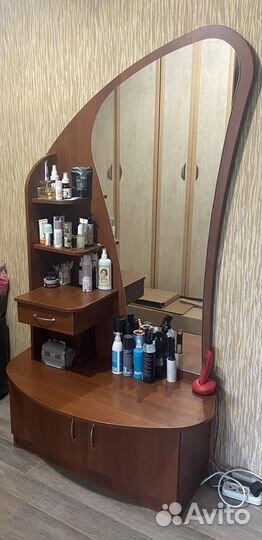 Зеркало с ящиками