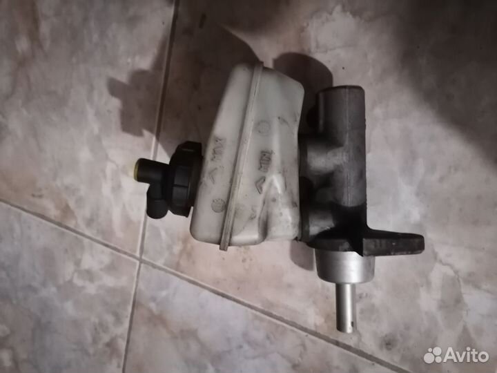 Главный Тормозной цилиндр рено Логан без абс