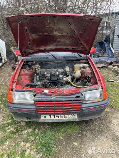 Запчасти на opel kadett